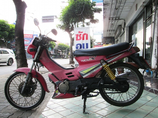 ขา่ย Honda Nova มีเล่มทะเบียนพร้อมโอน ภาษีหมดปี 2559 สีแดง ราคา 4900 บาท