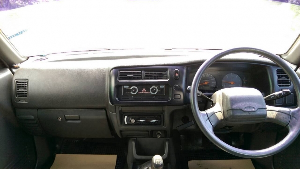 มิตซู L200 4ประตู มิตซู L200 4ประตู