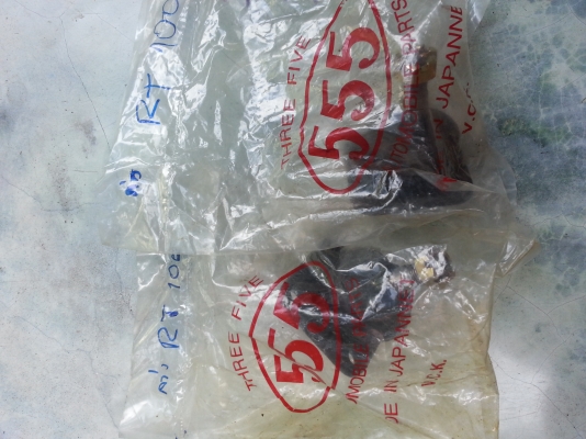 ขายลูกหมากปีกนกตัวล่าง โตโยต้า โคโรนา RT 100