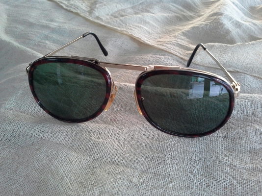 แว่นตาชนชั้นนำอังกฤษ DUNHILL made in England