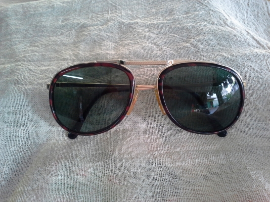 แว่นตาชนชั้นนำอังกฤษ DUNHILL made in England