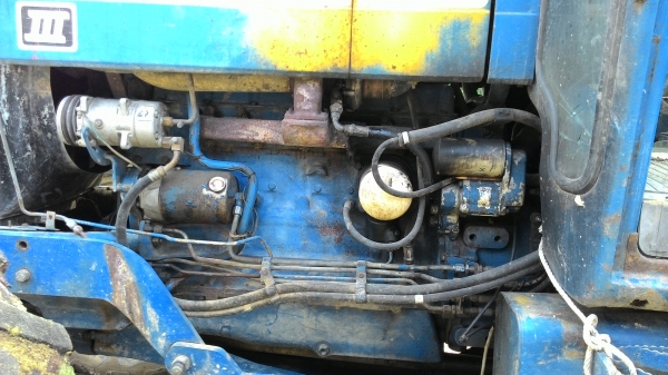 ขายรถไถ ฟอร์ด 8210 คาราโร่ พร้อมทะเบียน 0876743909