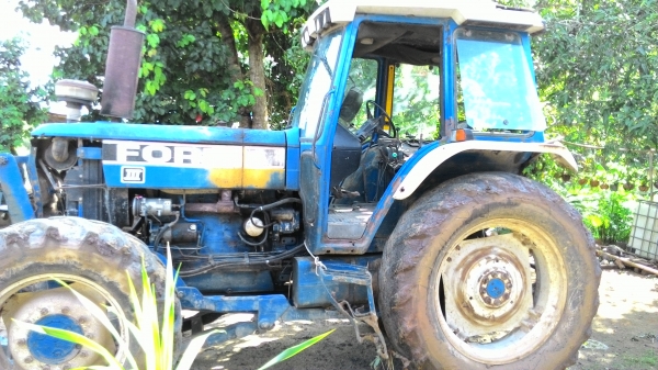 ขายรถไถ ฟอร์ด 8210 คาราโร่ พร้อมทะเบียน 0876743909