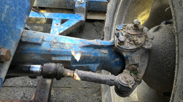 ขายรถไถ ฟอร์ด 8210 คาราโร่ พร้อมทะเบียน 0876743909