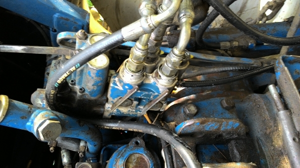 ขายรถไถ ฟอร์ด 8210 คาราโร่ พร้อมทะเบียน 0876743909