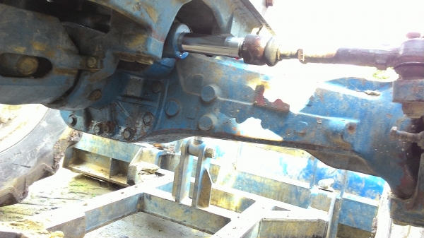 ขายรถไถ ฟอร์ด 8210 คาราโร่ พร้อมทะเบียน 0876743909