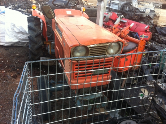 ขายรถไถkubota L2201เก่านอกพรอ้มหางโรตารี่คับ