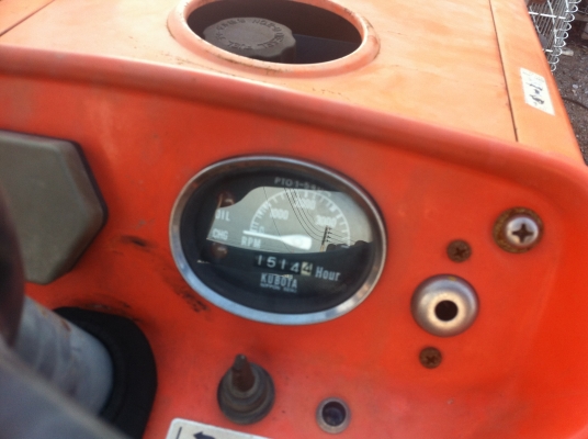 ขายรถไถkubota L2201เก่านอกพรอ้มหางโรตารี่คับ