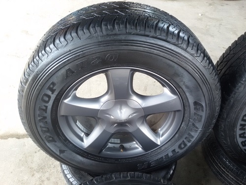 ขายล้อแม็กISUZU V Cross(สีกัล) ขอบ17ยาง265/65/17 ปี12  4 ล้อ