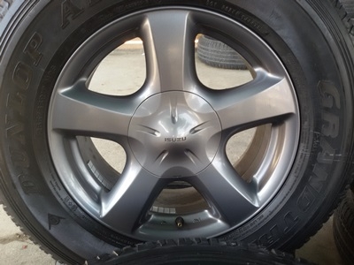 ขายล้อแม็กISUZU V Cross(สีกัล) ขอบ17ยาง265/65/17 ปี12  4 ล้อ