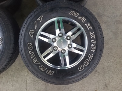 ขายล้อแม็กISUZU HI Lender16 ยาง245/70/16   4 ล้อ