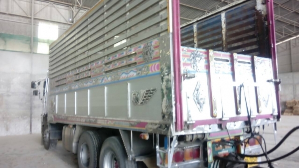 ขาย HINO MEGA 380 พ่วงแม่ลูก กระบะเนียมคอกเกษตรดั๊ม รถปี 54  ไมลวิ่ง 290,000 โล