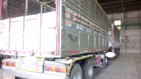 ขาย HINO MEGA 380 พ่วงแม่ลูก กระบะเนียมคอกเกษตรดั๊ม รถปี 54  ไมลวิ่ง 290,000 โล