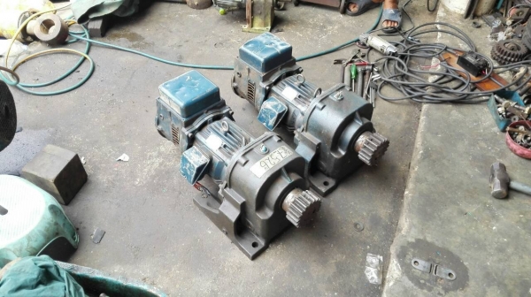 Sale>>มอเตอร์เกียร์ Mitsubishi 5 HP. Made in Japan ไฟ 380V. อัตราทด 1:43 วิ่งเงียบ มี 2 ตัว.โทร 089-2499-123 นครปฐม