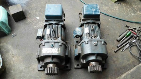 Sale>>มอเตอร์เกียร์ Mitsubishi 5 HP. Made in Japan ไฟ 380V. อัตราทด 1:43 วิ่งเงียบ มี 2 ตัว.โทร 089-2499-123 นครปฐม