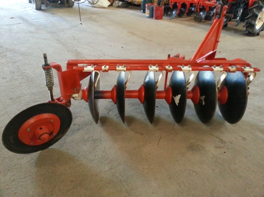 ผาน 6 * 22  ราคาเบาๆ 21,000.- ไถดี สภาพดี ใบเต็ม โครงดี สีเดิม ติดต่อ 081-7807317