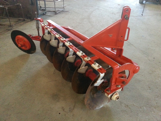 ผาน 6 * 22  ราคาเบาๆ 21,000.- ไถดี สภาพดี ใบเต็ม โครงดี สีเดิม ติดต่อ 081-7807317