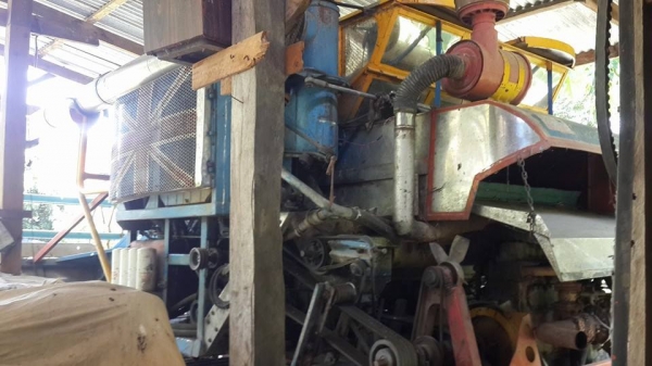 ขายรถเกี่ยวข้าวไทยเส็งยนต์ มดตะนอย ช่วงล่าง10 โซ่ดี ลูเลอร์9ล้อ เครื่องดี ho7cเทอร์โบว์ อุ้มปรับระดับ พร้อมใช้งานช่วงล่างเต็มตู้ดี ปั๊มไดกิ้น22