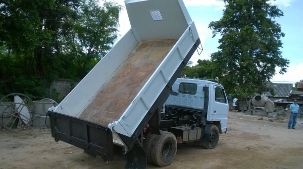 ขาย 6 ล้อเล็ก ดั้ม 3 คิว พร้อมใช้งาน เครื่อง 4JB1 88 แรงม้า แต่งเกียร์สั้น คัสซีสวยใชได้ ทะเบียนพร้อมโอนครับ