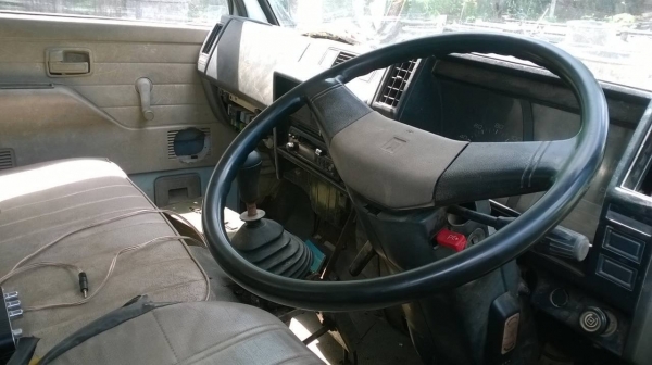 ขาย 6 ล้อเล็ก ดั้ม 3 คิว พร้อมใช้งาน เครื่อง 4JB1 88 แรงม้า แต่งเกียร์สั้น คัสซีสวยใชได้ ทะเบียนพร้อมโอนครับ