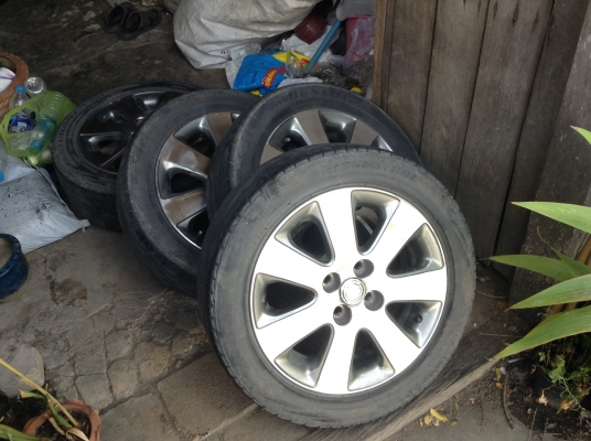 แม็ก toyota แท้ขอบ 15 นิ้ว 4 รู 100 แถมยางปี 11ติดไปทั้งชุด 2000 บาทลดราคาสุดๆงดต่อ แม็ก toyota แท้ขอบ 15 นิ้ว 4 รู 100 แถมยางปี 11ติดไปทั้งชุด 2000 บาทลดราคาสุดๆงดต่อ