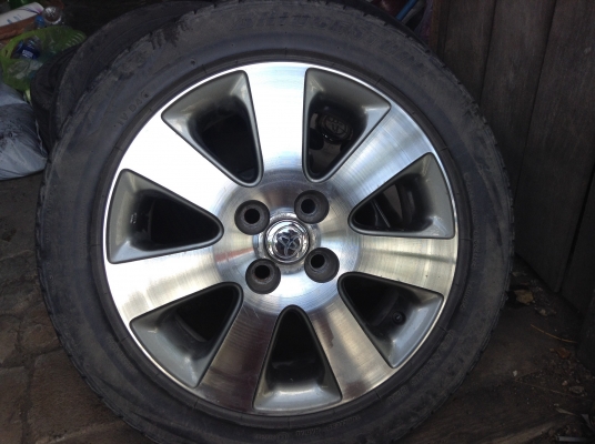 แม็ก toyota แท้ขอบ 15 นิ้ว 4 รู 100 แถมยางปี 11ติดไปทั้งชุด 2000 บาทลดราคาสุดๆงดต่อ แม็ก toyota แท้ขอบ 15 นิ้ว 4 รู 100 แถมยางปี 11ติดไปทั้งชุด 2000 บาทลดราคาสุดๆงดต่อ