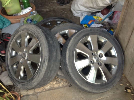 แม็ก toyota แท้ขอบ 15 นิ้ว 4 รู 100 แถมยางปี 11ติดไปทั้งชุด 2000 บาทลดราคาสุดๆงดต่อ แม็ก toyota แท้ขอบ 15 นิ้ว 4 รู 100 แถมยางปี 11ติดไปทั้งชุด 2000 บาทลดราคาสุดๆงดต่อ