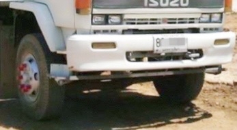 ISUZU ROCKY FXZ 240 HP 6SD1 สิบล้อดั๊มพ์ 2 เพลา ร็อกกี้หัวขาว กระบะดั๊มพ์เหล็ก 12 ตันของสามมิตรลอนนอน สภาพดีสวยพร้อมบรรทุกพร้อมใช้งานได้เลยครับ เครื่องยนต์แรงดีไม่มีเยิ้ม ภายในเก๋งคอนโซลสวยครบพร้อม พวงมาลัยเพาเวอร์ เกียร์ฟูลเลอร์เดิมๆใช้งานง่ายไม่มีหลุด ร