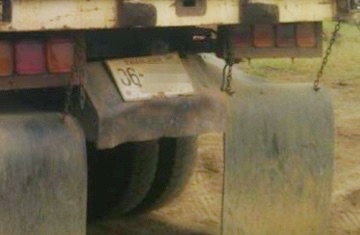 ISUZU ROCKY FXZ 240 HP 6SD1 สิบล้อดั๊มพ์ 2 เพลา ร็อกกี้หัวขาว กระบะดั๊มพ์เหล็ก 12 ตันของสามมิตรลอนนอน สภาพดีสวยพร้อมบรรทุกพร้อมใช้งานได้เลยครับ เครื่องยนต์แรงดีไม่มีเยิ้ม ภายในเก๋งคอนโซลสวยครบพร้อม พวงมาลัยเพาเวอร์ เกียร์ฟูลเลอร์เดิมๆใช้งานง่ายไม่มีหลุด ร