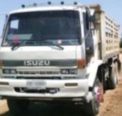 ISUZU ROCKY FXZ 240 HP 6SD1 สิบล้อดั๊มพ์ 2 เพลา ร็อกกี้หัวขาว กระบะดั๊มพ์เหล็ก 12 ตันของสามมิตรลอนนอน สภาพดีสวยพร้อมบรรทุกพร้อมใช้งานได้เลยครับ เครื่องยนต์แรงดีไม่มีเยิ้ม ภายในเก๋งคอนโซลสวยครบพร้อม พวงมาลัยเพาเวอร์ เกียร์ฟูลเลอร์เดิมๆใช้งานง่ายไม่มีหลุด ร