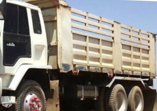 ISUZU ROCKY FXZ 240 HP 6SD1 สิบล้อดั๊มพ์ 2 เพลา ร็อกกี้หัวขาว กระบะดั๊มพ์เหล็ก 12 ตันของสามมิตรลอนนอน สภาพดีสวยพร้อมบรรทุกพร้อมใช้งานได้เลยครับ เครื่องยนต์แรงดีไม่มีเยิ้ม ภายในเก๋งคอนโซลสวยครบพร้อม พวงมาลัยเพาเวอร์ เกียร์ฟูลเลอร์เดิมๆใช้งานง่ายไม่มีหลุด ร