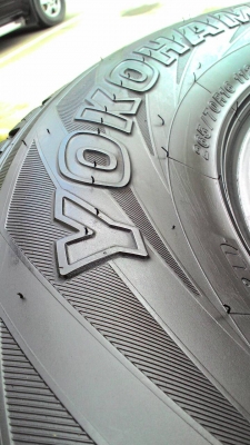265/70R16 YOKOHAMA H/T-S มี 1 เส้น tel.081-427-3941