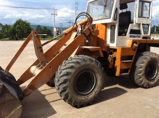 ราคาสุดท้ายขายด่วน รถตักล้อยาง KOMATSU 507 ราคาสุดท้ายขายด่วน รถตักล้อยาง KOMATSU 507