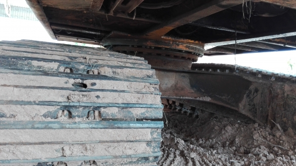 ขายแบคโฮ KOMATSU PC200 - 6 ไฟฟ้าเต็มใชัได้ดีทุกระบบ ดูรถราคาคุยกันได้ ขายแบคโฮ KOMATSU PC200 - 6 ไฟฟ้าเต็มใชัได้ดีทุกระบบ ดูรถราคาคุยกันได้