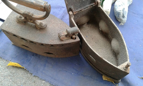 เตารีดเหล็กหล่อ