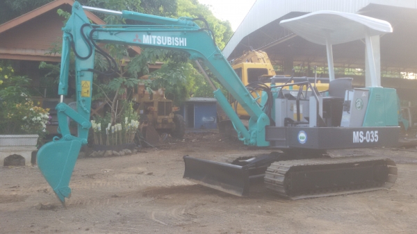ขายรถขุดแบคโฮMITSUBISHI MS-035ขนาดPC35พร้อมลายหัวเจาะกระแทกเก่านอกแท้ญี่ปุ่นมีเอกสารแจ้งจำหน่ายโอนลอยพร้อมจด-ไม่เคยใช้งานในไทยครับ