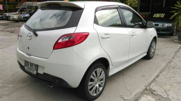 ขายมาสด้า 2 สีขาว ปี2011