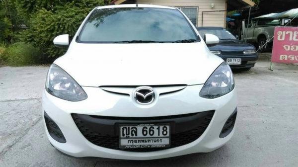 ขายมาสด้า 2 สีขาว ปี2011