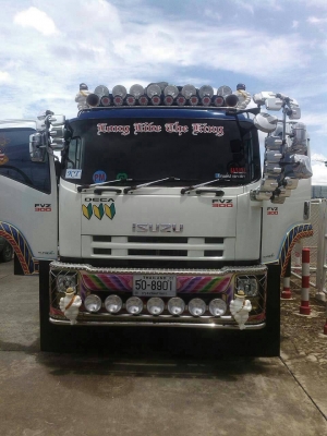 สิบล้อ อีซูซุ FVZ 300 ปี57-2เพา (แม่เดียว) สภาพนางฟ้าสวยกริบบางเดิมทั้งคันใช้งานน้อย วิ่ง 100&times;&times;&times;กม เอกสารชุดโอนครบ