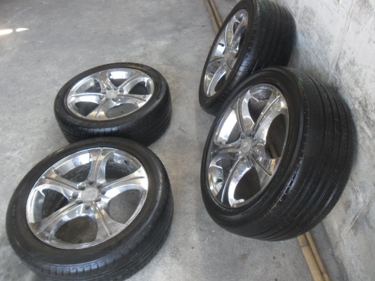 ล้อแม็ก17นิ้ว 4รู100/114 พร้อมยาง สวยๆ 4 ล้อ ลดราคาเหลือ 4900 บาท