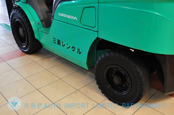 ขายรถโฟล์คลิฟท์มือสอง MITSUBISHI รุ่น FD30T GRENDIA  ราคา 435,000 บาท นำเข้าจากประเทศญี่ปุ่น 100\% ไม่เคยใช้งานในประเทศไทย