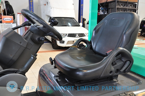 ขายรถโฟล์คลิฟท์มือสอง MITSUBISHI รุ่น FD30T GRENDIA  ราคา 435,000 บาท นำเข้าจากประเทศญี่ปุ่น 100\% ไม่เคยใช้งานในประเทศไทย