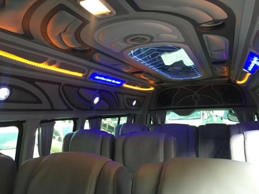 โทร0877758887นางเบสท์รถตู้ท่าพระขายรถตู้ดีเซล2.5ปี12. เกียMT