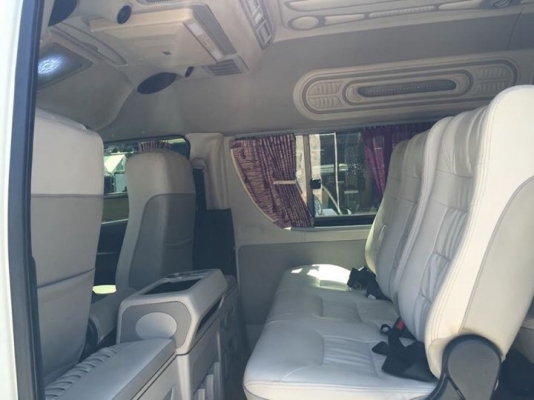 โทร0877758887 นางเบสท์รถตู้ท่าพระขายรถตู้ออโต้ติดแกดLPGปี11