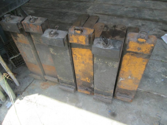 ขายเหมางารถยก ฟอร์คลิฟท์ มี 3 คู่ ขายเหมางารถยก ฟอร์คลิฟท์ มี 3 คู่