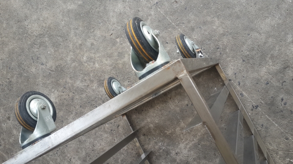 ชั้นเสียบถาดขนมสเตนแลส