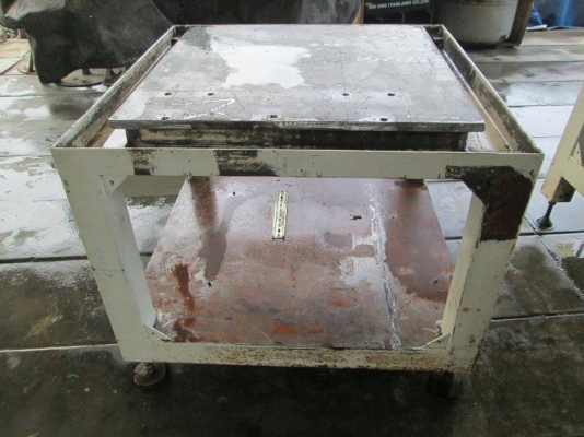 โต๊ะงานช่่าง 2 ชั้น ไว้ใส่ปากกาจับ หรืออื่นแผ่นโต๊ะเป็นเหล็กหนาถึง 15 mm โต๊ะงานช่่าง 2 ชั้น ไว้ใส่ปากกาจับ หรืออื่นแผ่นโต๊ะเป็นเหล็กหนาถึง 15 mm