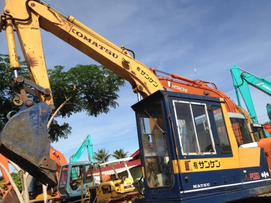 ขายด่วน KOMATSU PC60-3 รถนำเข้าจากญี่ปุ่นใบแทรคใหญ่สภาพสวย เครื่องปั้มดี  สนใจโทร 089-7462641  สุวรรณี  เผ่าพงศ์ษา