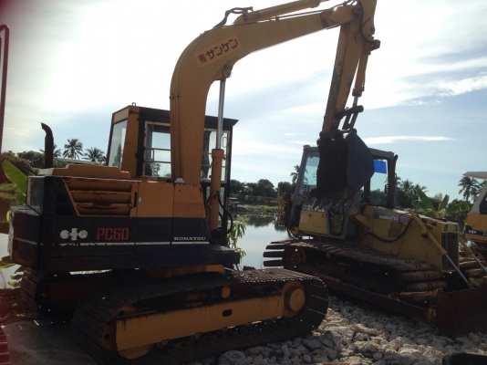 ขายด่วน KOMATSU PC60-3 รถนำเข้าจากญี่ปุ่นใบแทรคใหญ่สภาพสวย เครื่องปั้มดี  สนใจโทร 089-7462641  สุวรรณี  เผ่าพงศ์ษา
