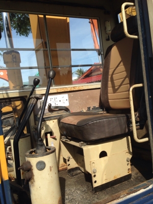 ขายด่วน KOMATSU PC60-3 รถนำเข้าจากญี่ปุ่นใบแทรคใหญ่สภาพสวย เครื่องปั้มดี  สนใจโทร 089-7462641  สุวรรณี  เผ่าพงศ์ษา